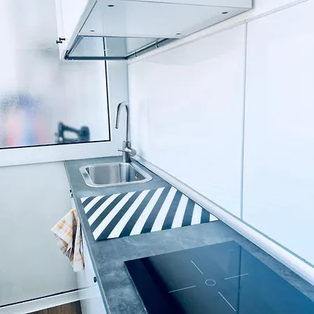 - Station Apartment