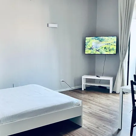 - Station Apartment *